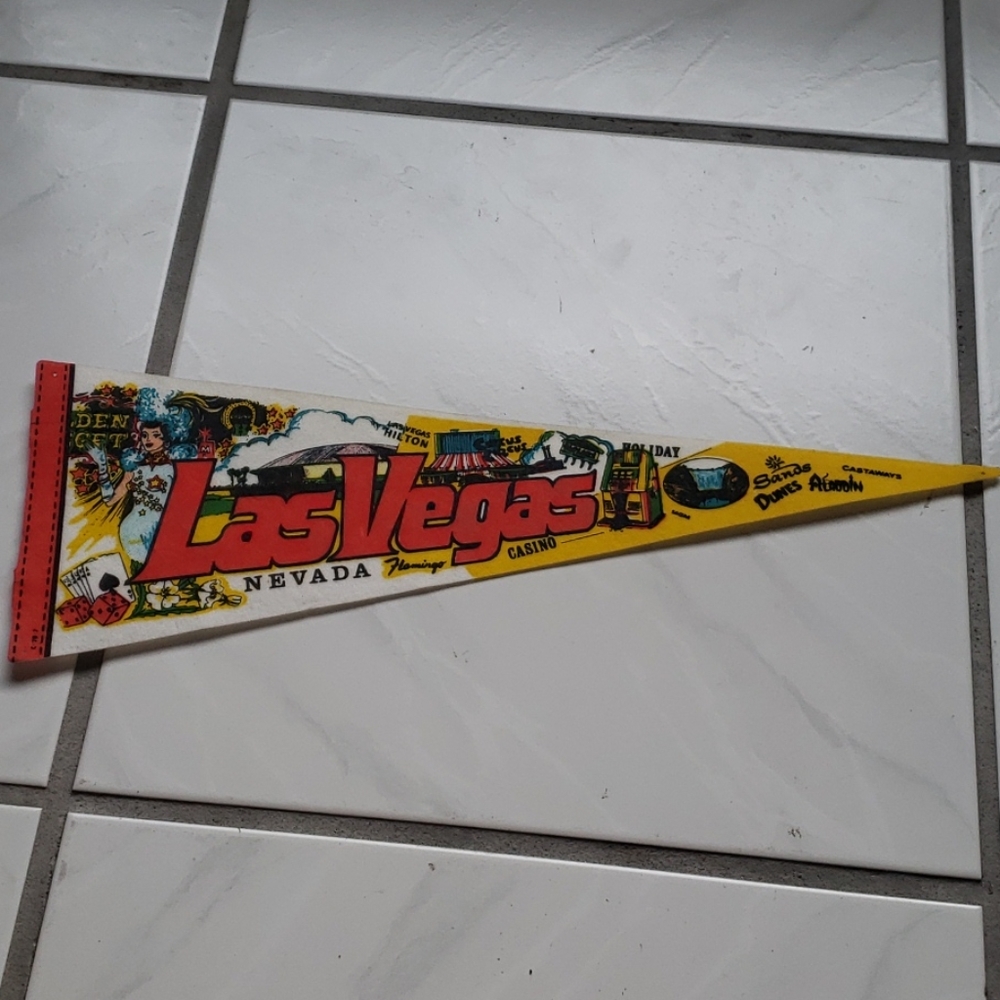 Vintage rare 1980s Las Vegas souvenir pennant flag